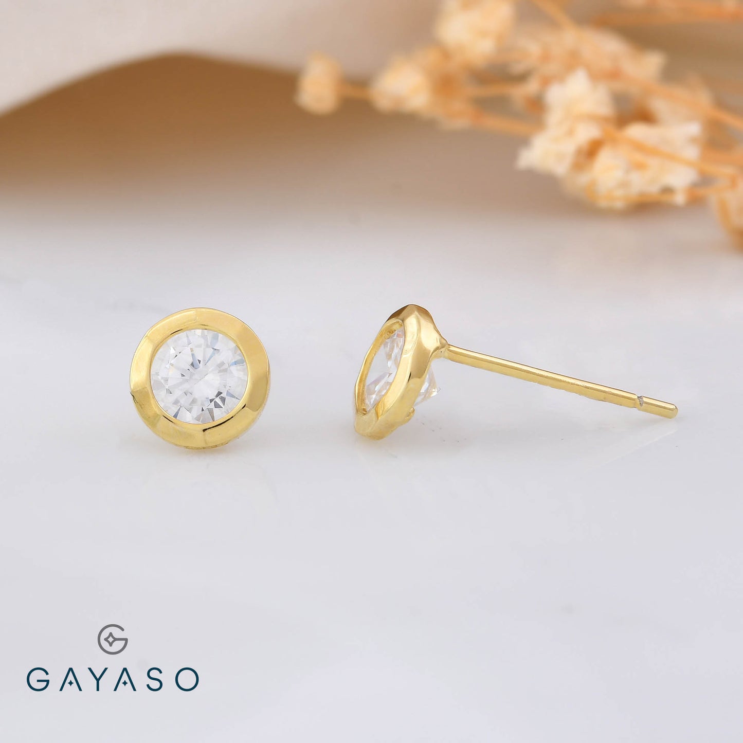 Bezel Setting Round Solitare Stud In Silver