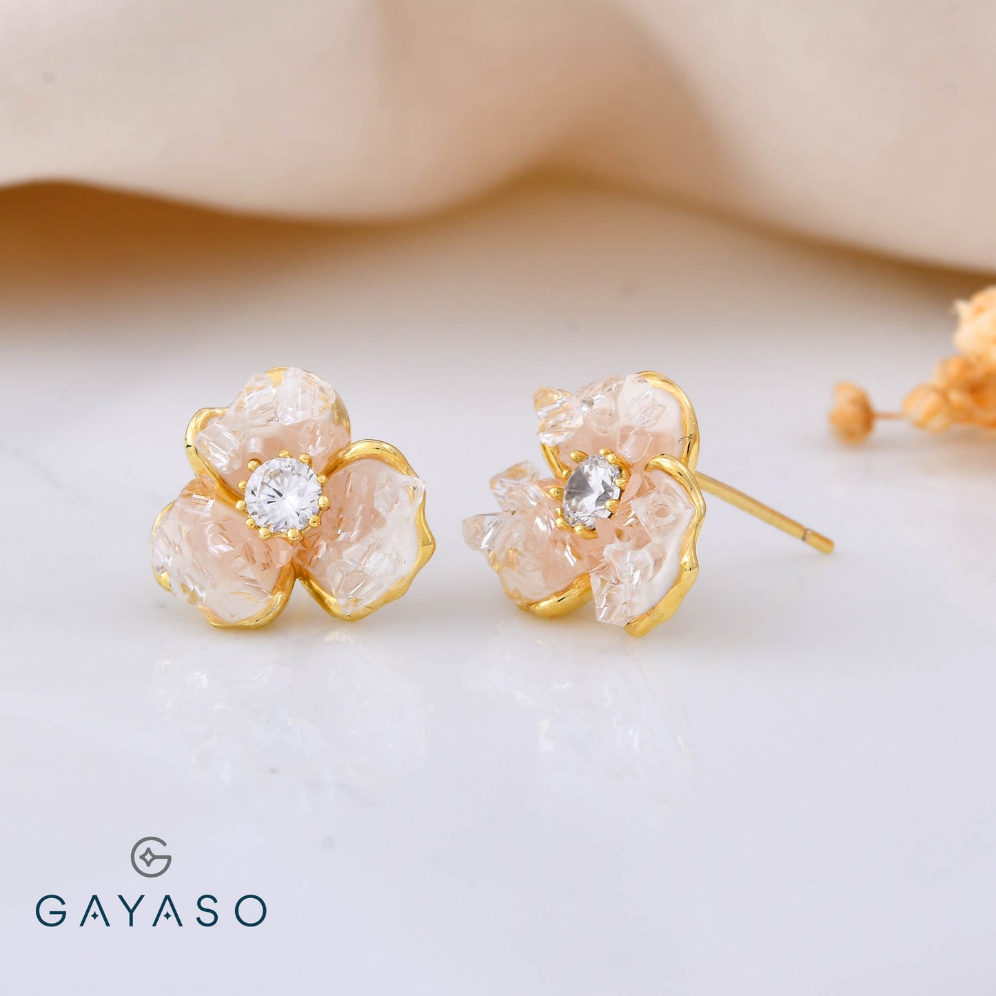 Elegant Flower Studs With Crytals In Silver