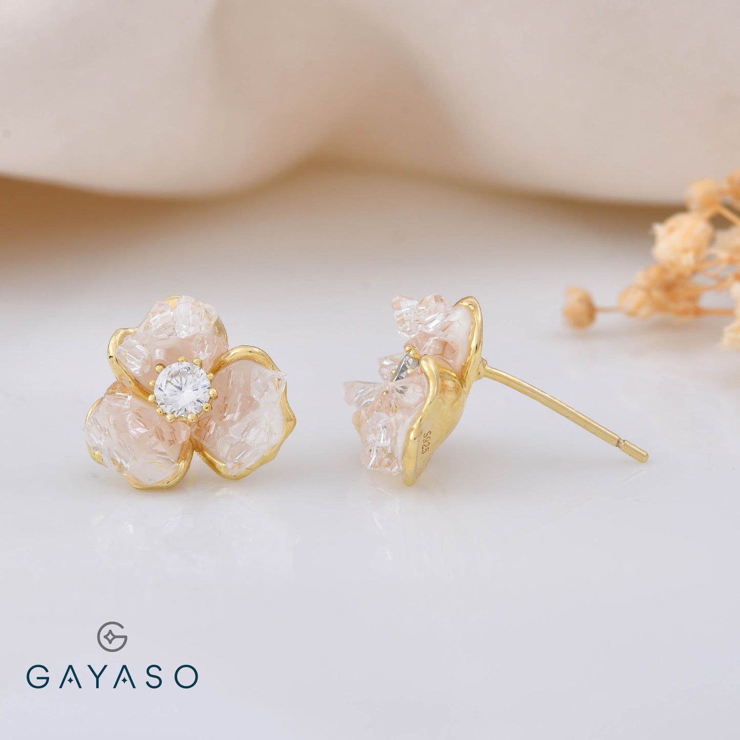 Elegant Flower Studs With Crytals In Silver