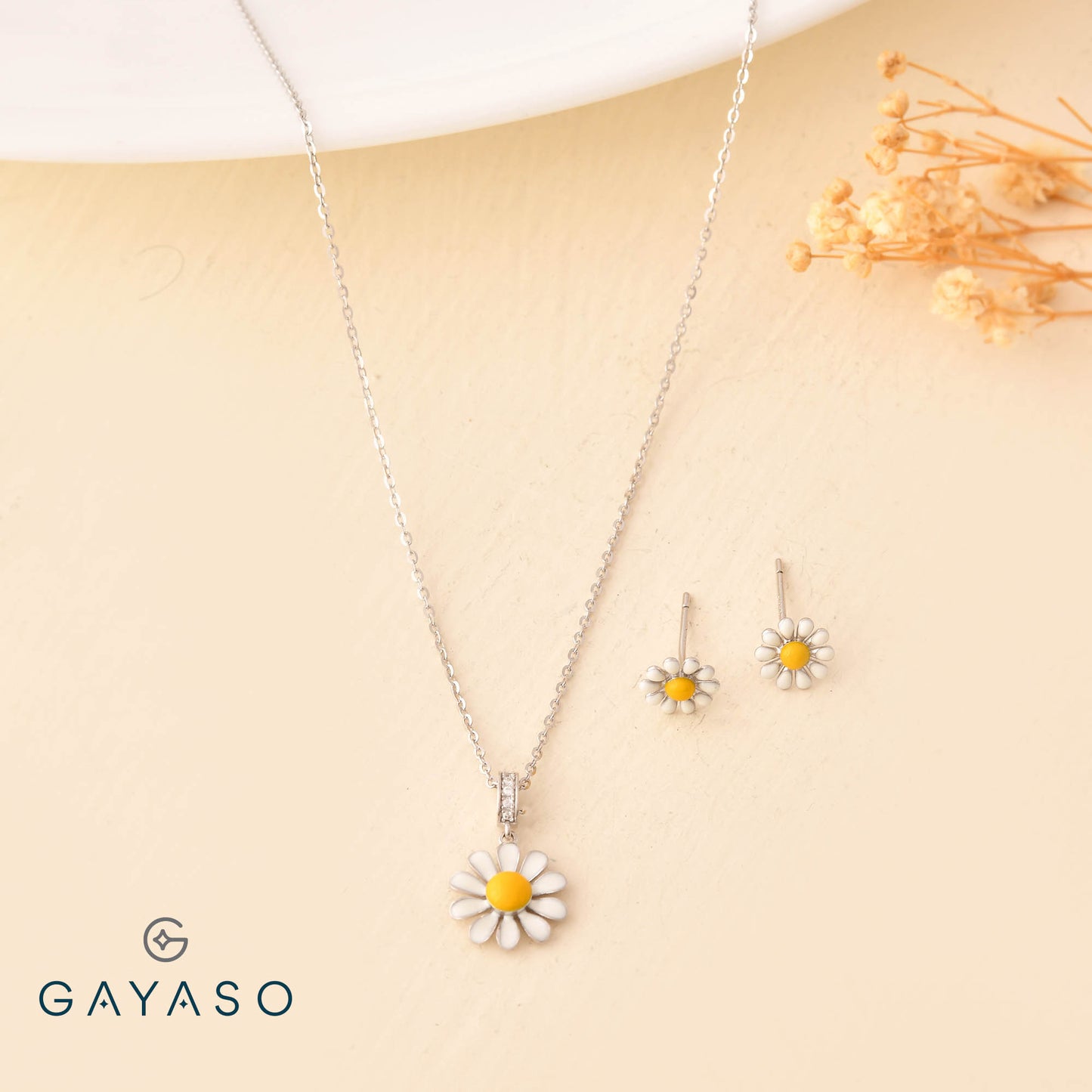 Daisy Fresh Pendant Set In Silver