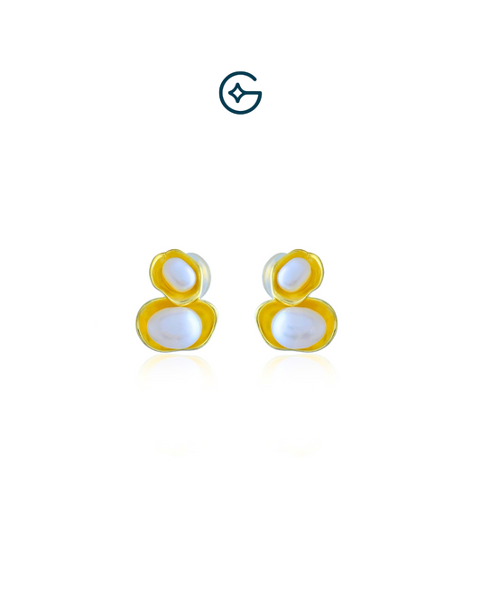 Cute Natural Pearl Stud Earrings In Silver