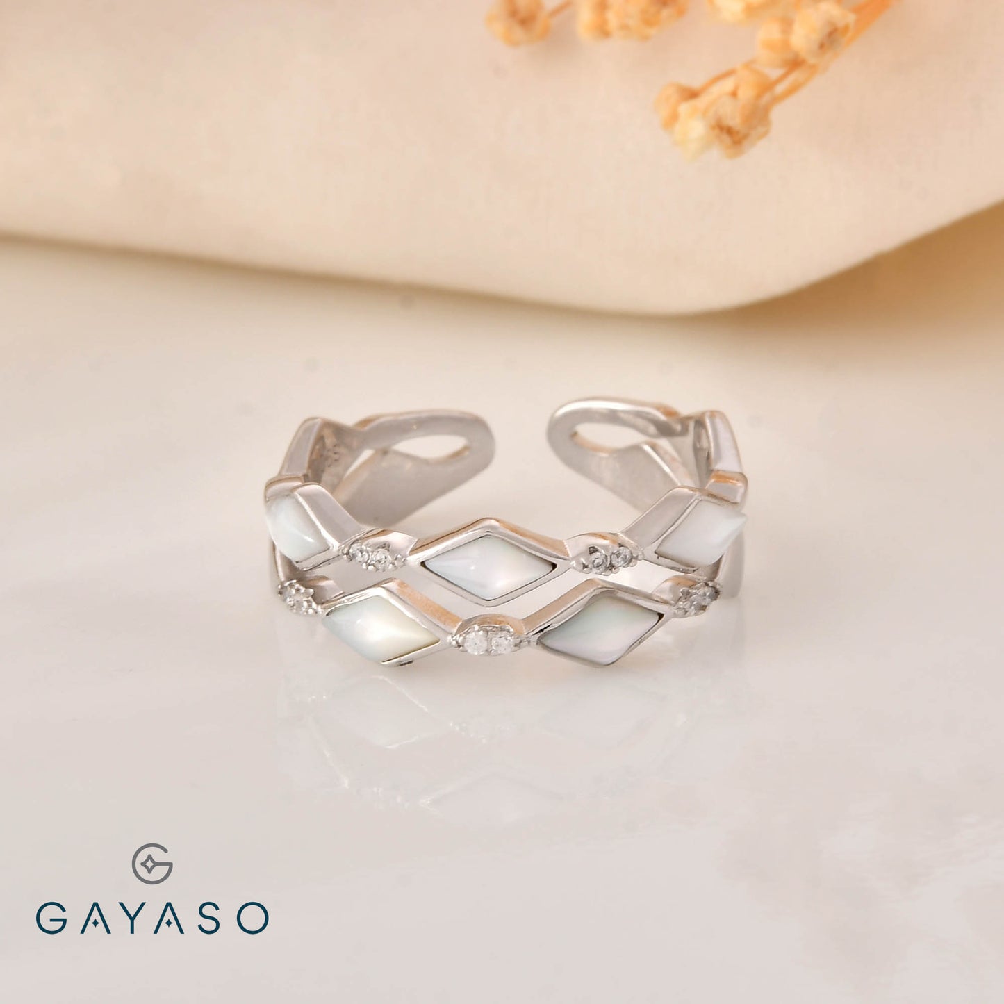 Elegant Two Line Cute Ring In Silver