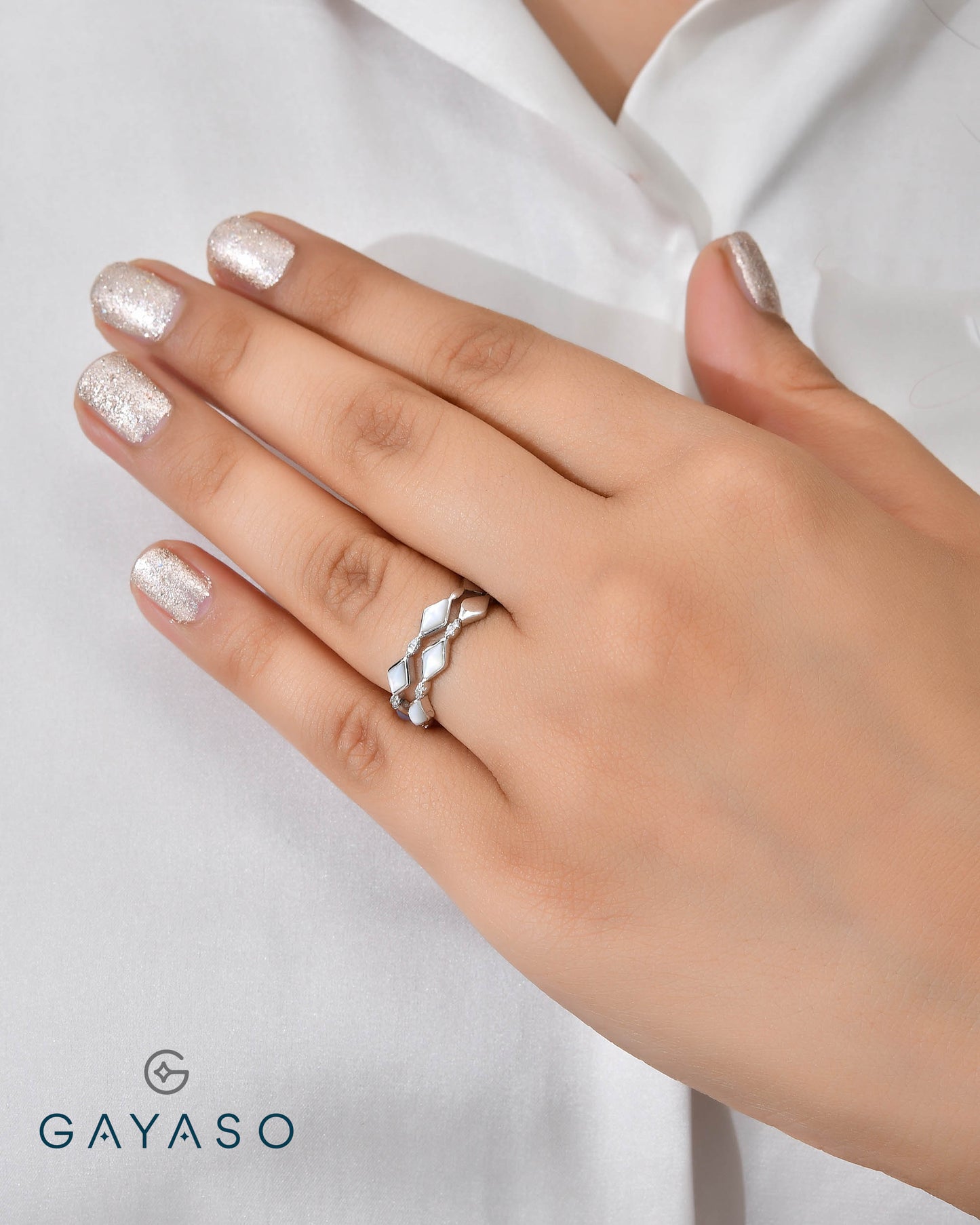 Elegant Two Line Cute Ring In Silver