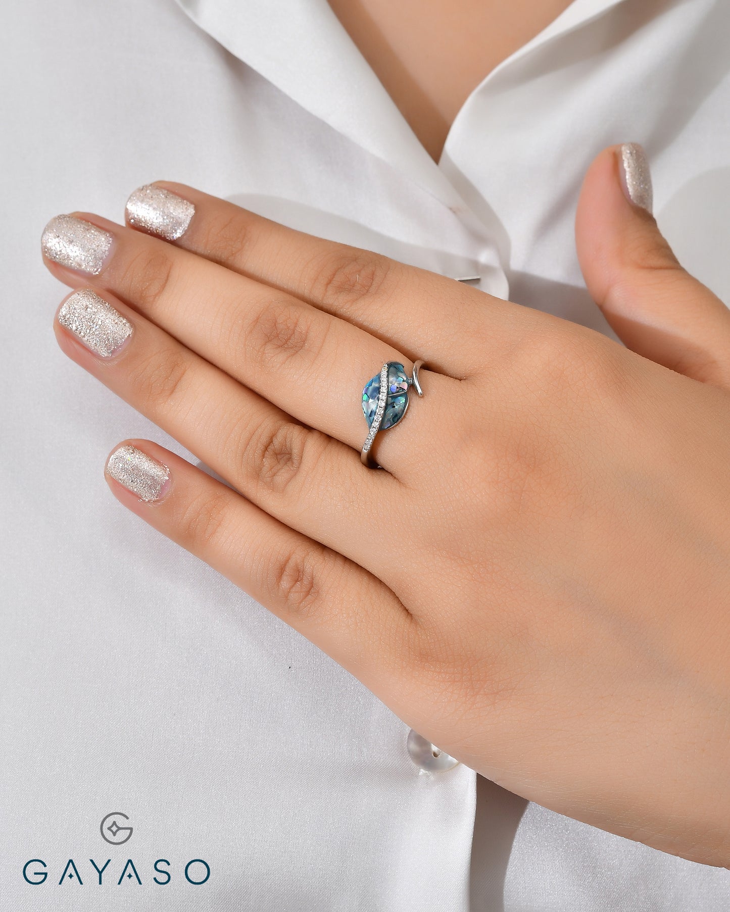 Leafy Black Mother Of Pearl Breezy Ring In Silver