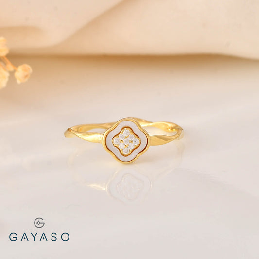 Mini Clove Twisted Band Ring